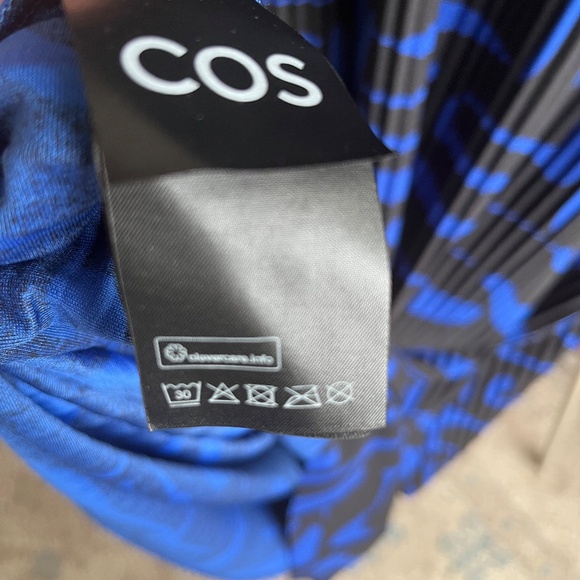 Dress in Black and cobalt abstract pattern - Picture 4 of 12